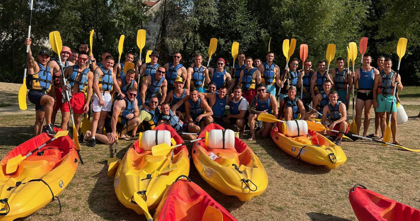 https://canoe-77.com/media/site/2239461033-1747295630/teambuilding-seine-marne-1408x.webp